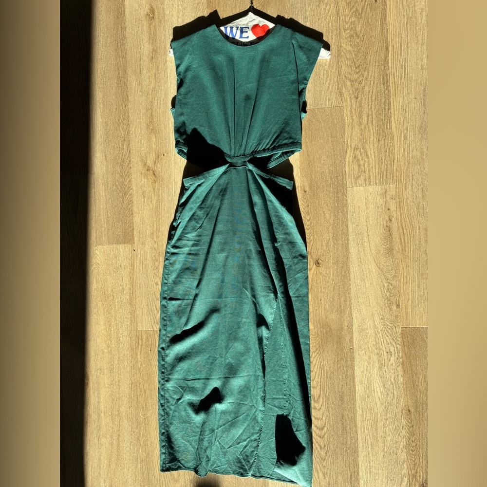 Elegant Green Sleeveless Linen Dress